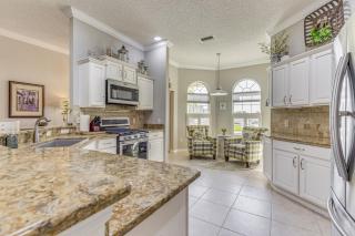 Near Golf Courses Home with Sunroom in The Villages - The Villages - 4
