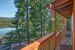 Lake Wenatchee Getaway - Lakefront Weekend Hideout - 8