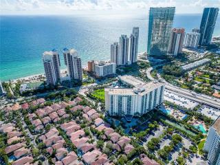 Luxury Apartments with Resort Amenities Sunny Isles Beach - Sunny Isles Beach - 7