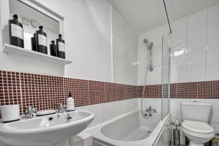 Central Nottingham 3 bed house with Driveway - 3