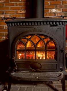 Winter Lakefront Chalet - Serendipity Hideaway - Ski, Skate, Snowshoes & Relax by the Cozy Fire - 9