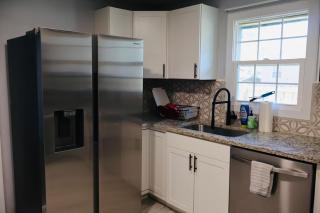 Spacious 3 Bedroom , 1 Bath House Pet friendly - - 1