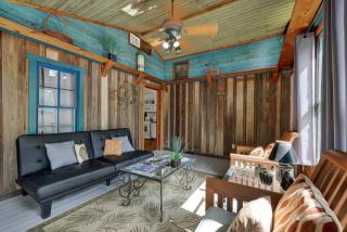Nandina Cottage Hot-Tub Four Minutes to Marktplatz! - Fredericksburg - 2