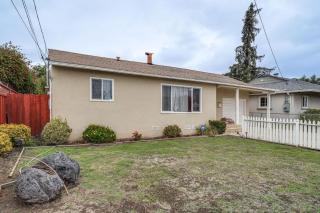 Patio and Yard Family-Friendly Home in Hayward! - Hayward - 8