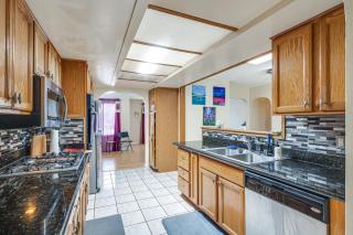 Patio and Yard Family-Friendly Home in Hayward! - Hayward - 1