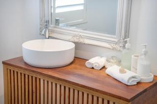 Midd's on the Beach - luxury beach front apartment - Albany - 1