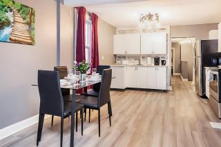 Pet-Friendly 3BR Apartment - Near University & Byward Market - Ottawa - 0