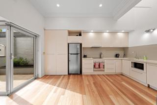 ICC & Darling Harbour Stylish 3BR House with Parking - Sidney - 2