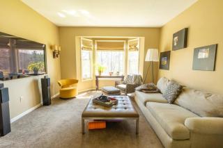 Spacious 4Bd Just a Block from Lake Mansfield - Great Barrington - 1