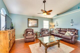 1 Mi to Gulf Home with Patio and Pool Access in PCB! - Panama City Beach - 7