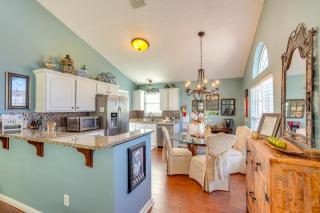 1 Mi to Gulf Home with Patio and Pool Access in PCB! - Panama City Beach - 4