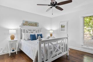 4th Row Beach House - Private Pool & Screened Porch - 10 Oyster Catcher Rd - Hilton Head Island - 4