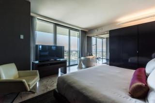 Studio with Stunning Views Balcony Access 23303 - 4