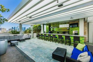 High Floor Mountain Views Studio BALCONY ACCESS 2409 - 4