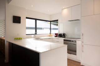 Villa Awa- Lake Views- BBQ- AC- Garage - Queenstown - 8