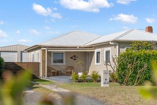Fish Cottage Ulladulla - Linen not supplied - 3 bedroom house - sleeps 8 - pet friendly - Ulladulla - 9