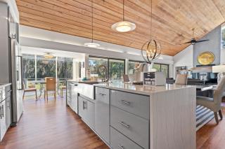 Modern Home - Golf Course Views - 5 Min Bike to Beach - Hilton Head Island - 4