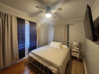 Katherine's Cozy Bungalow! - 2