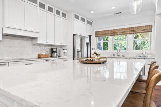 Luxurious 4 - Bedroom Sea Pines Home with Pool, Fire Pit, & Golf Course Views - Sleeps 12 - Hilton Head Island - 1