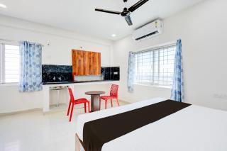 Super Hotel O Shresta Luxury Rooms - Kukatpally - 1