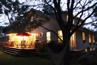 Family-Ready Downtown Classic, 4 Mins to CC - 9