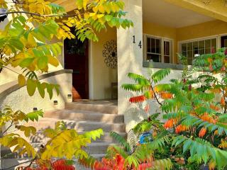 Family-Ready Downtown Classic, 4 Mins to CC - 4