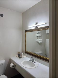 American Inn & RV Park - 1