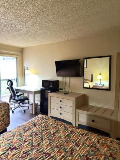 American Inn & RV Park - 2