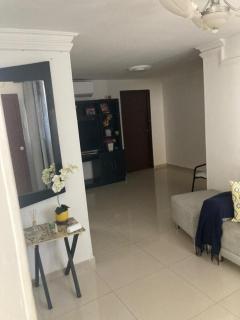 Habitación en apartamento compartido al frente del cc Unico - 1