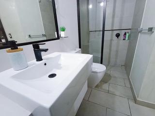 2BR Deluxe Apartment in San Isidro - Lima - 2