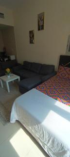 Furnished daily studio basis - 2