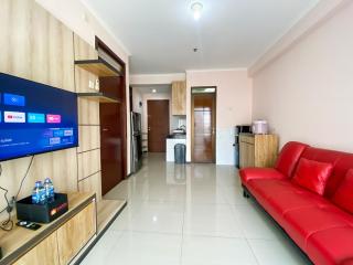 Minimalist 2BR with Pool View at Gateway Pasteur Apartment By Travelio - 3