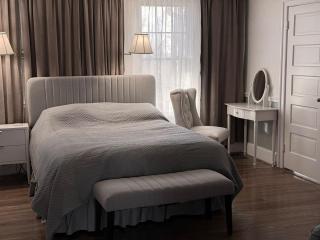 Bright and Spacious Stay - 5