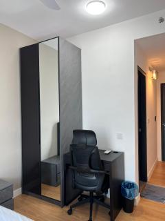 Edumetro B32 Subang, Sunway, 6 Pax Free WIFI - Subang Jaya - 1