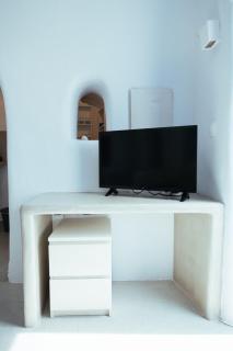 Blu Bianco Cave House by SV - 3