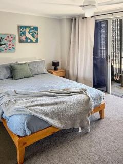Spacious Apartment in the Heart of Cotton Tree - Maroochydore - 1