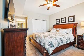 Shores of Panama 401 - 4th Floor 3 Bedroom 3 Bath Sleeps 8, Same Floor Resv, Parking! Updated! condo - Panama City Beach - 8