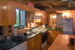 Cascade Log Cabin - Packwood - 6
