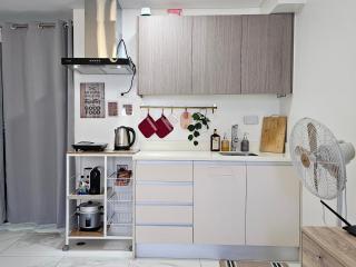 The Cozy Hub Studio with Wifi Near Eastwood City - 8