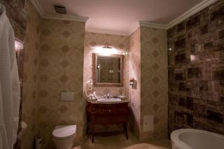 The Arlington Boutique Hotel - 4