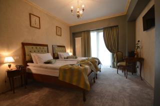 The Arlington Boutique Hotel - 2