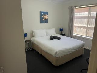 Melton Motor Inn and Apartments - 3