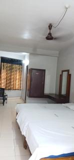 Manjeri Tourist Home - Manjeri - 3