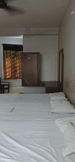 Manjeri Tourist Home - Manjeri - 1