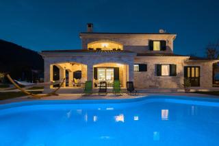 Villa Stonegate Estate - Bonus, dvije vile jedna cijena! - Opatija - 0