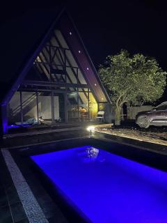 Sariaya Staycation-Pool, Jacuzzi, PS5 and WiFi - 4