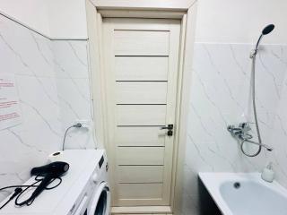 Квартира для больших групп путешественников рядом с жд вокзалом и аэропортом - 1