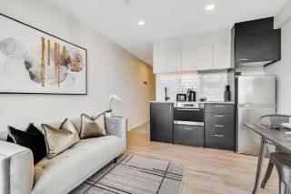 Modern Designed AC 1B Apt with Pool Gym Sauna in CBD - Auckland - 9