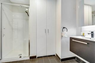Modern Designed AC 1B Apt with Pool Gym Sauna in CBD - Auckland - 6