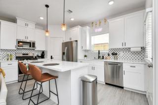 Emerald Homes Luxury Suite - A NRG, Med Center - Houston - 2